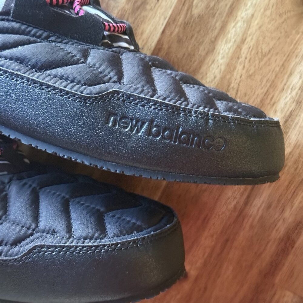 New Balance Caravan Moc Slippers Black Zebra Print Synthetic Men’s Size 9 - Picture 6 of 13